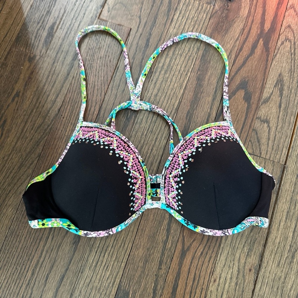 Victoria’s Secret bikini top
